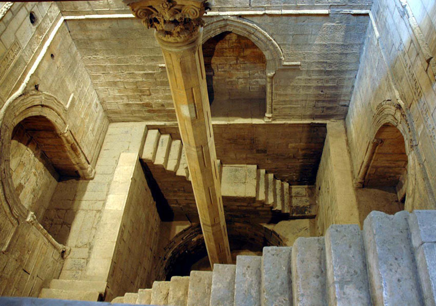 Nilometro egizio restaurato dagli Abbasidi nell'861 d.C.