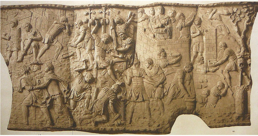 Roma, Colonna traiana. Soldati romani costruiscono il campo mentre un prigioniero viene condotto al cospetto dell'imperatore